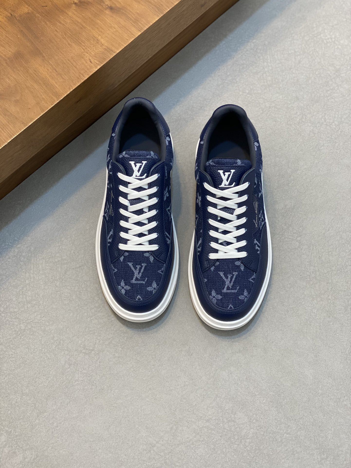 Louis Vuitton Low Shoes